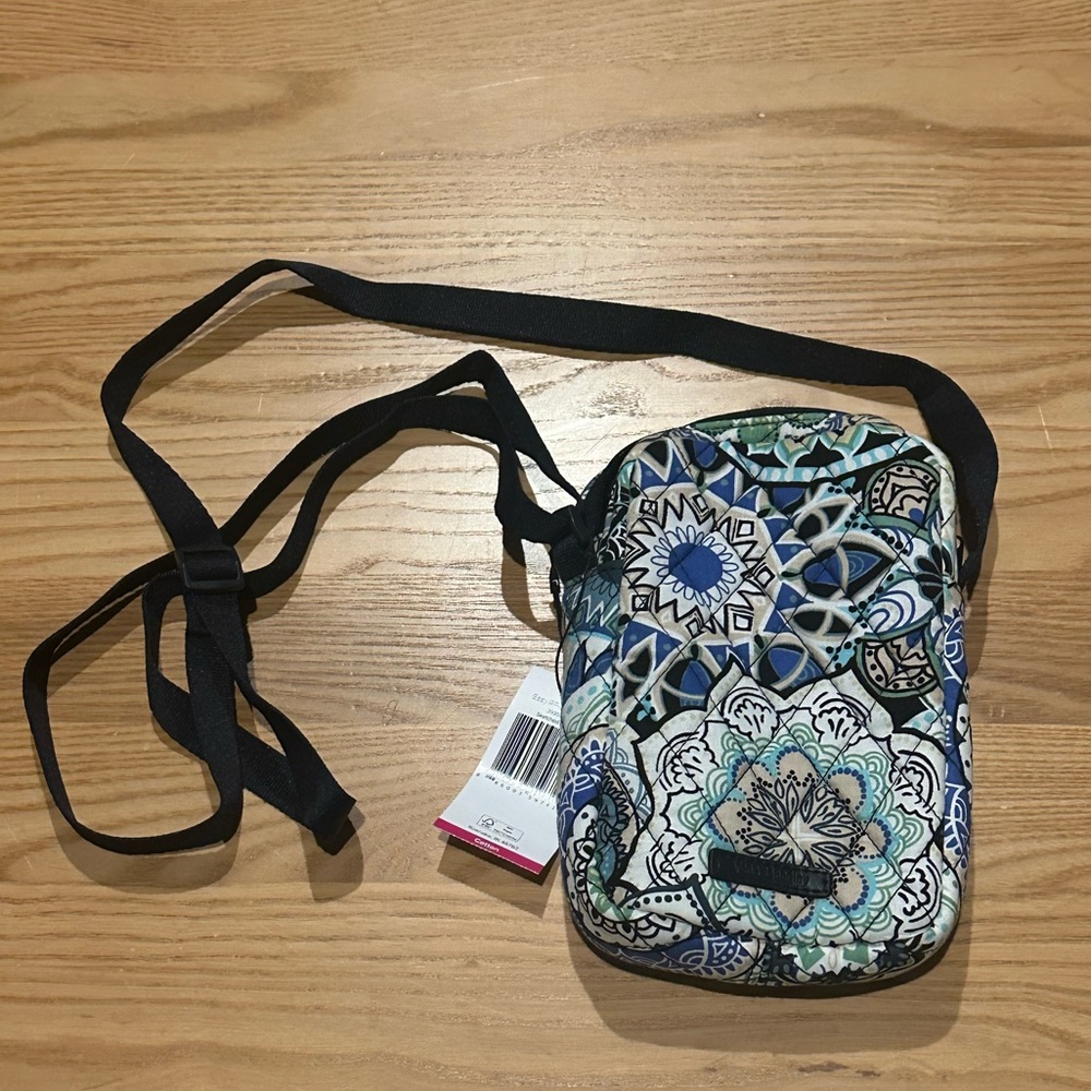 VERA BRADLEY Quilted  Crossbody Bag NWT - Picture 2 of 5